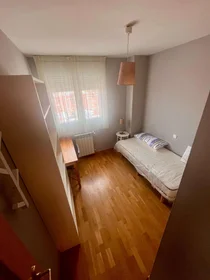 Stanza privata in Calle la Adrada, immagine 1 di 10
