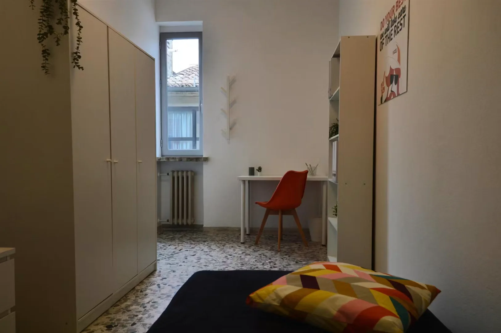 Helles und luftiges Studentenzimmer mit einfachem Zugang zur Universität in 