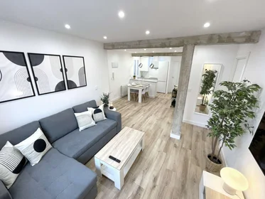 Dairenin tamamı konumu Calle Laredo, 1 10 görüntüsü