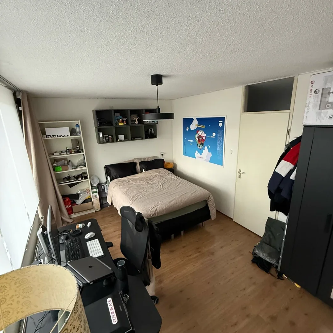 Helles und luftiges Studentenzimmer mit einfachem Zugang zur Universität in 