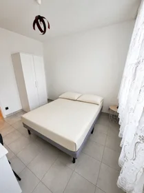 Privatzimmer in der Avenue Viviani, bild 10 von 10