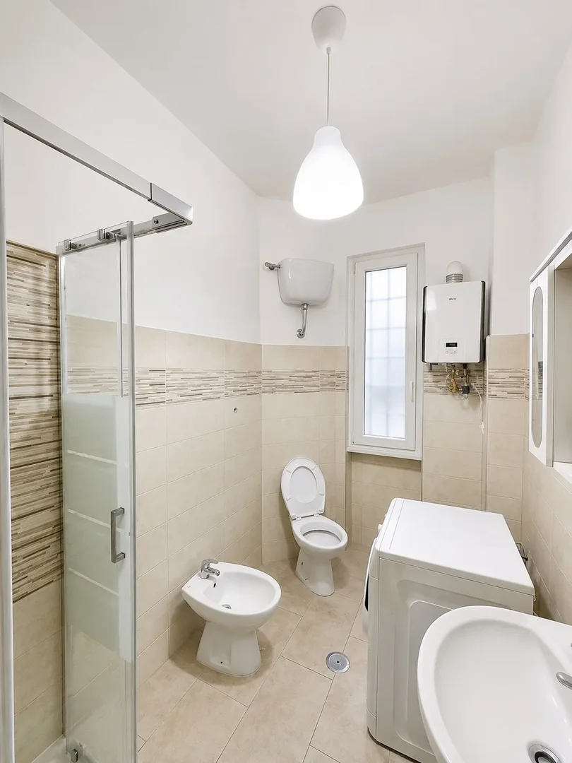 Room for rent in student apartment in , fully furnished