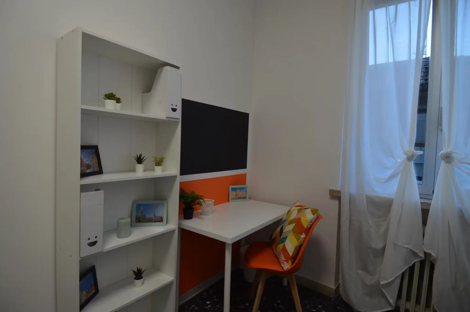Habitación para estudiantes en  con modernas comodidades