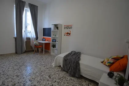 Stanza privata in Vicolo Franco Villa, immagine 4 di 10