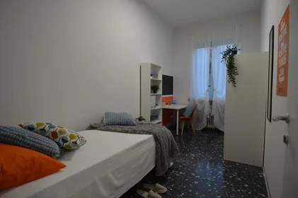 Quarto privado em Vicolo Franco Villa, , imagem 2 de 10