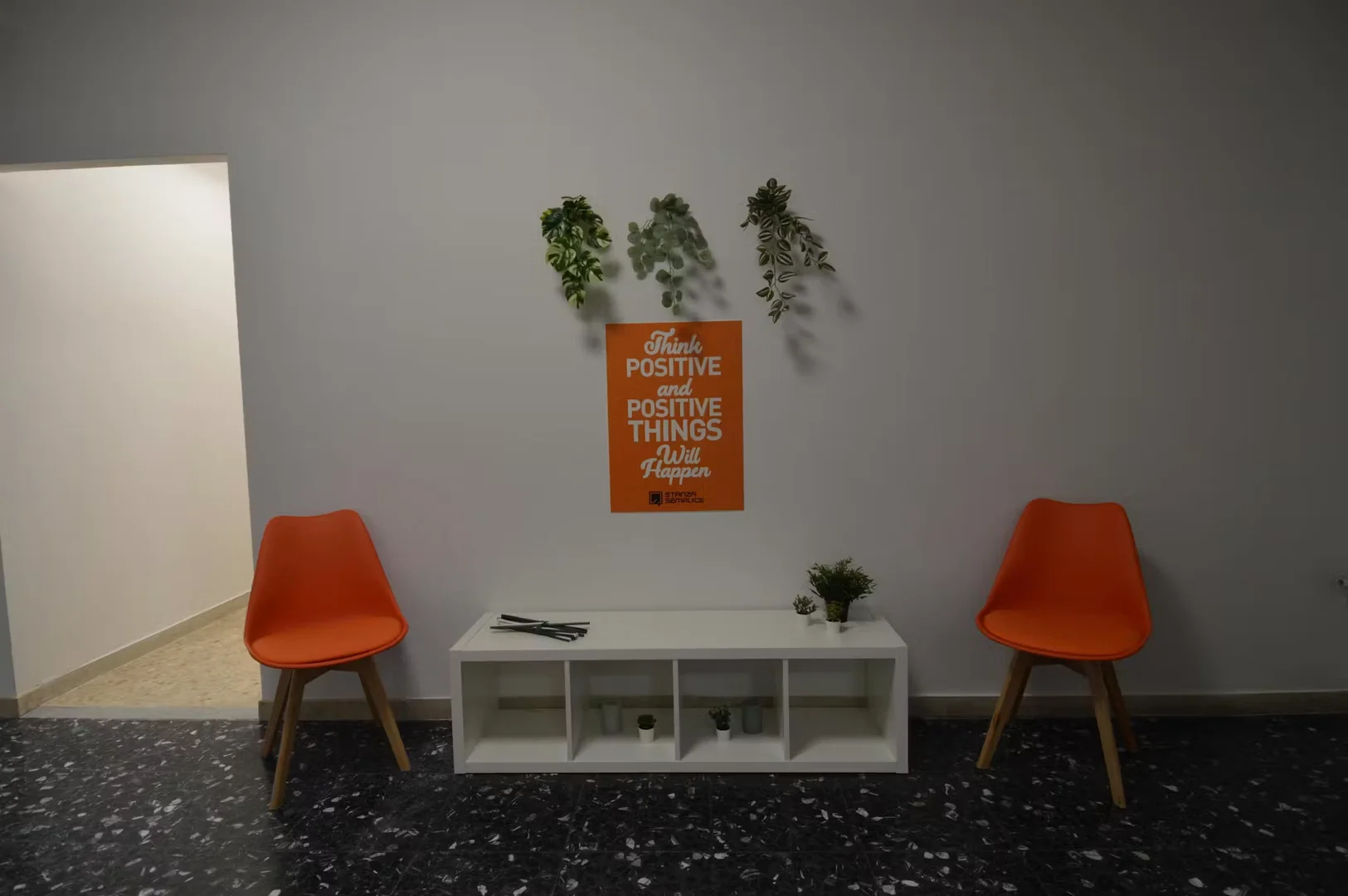 Zimmer in Studentenwohnung in  zu vermieten, voll möbliert