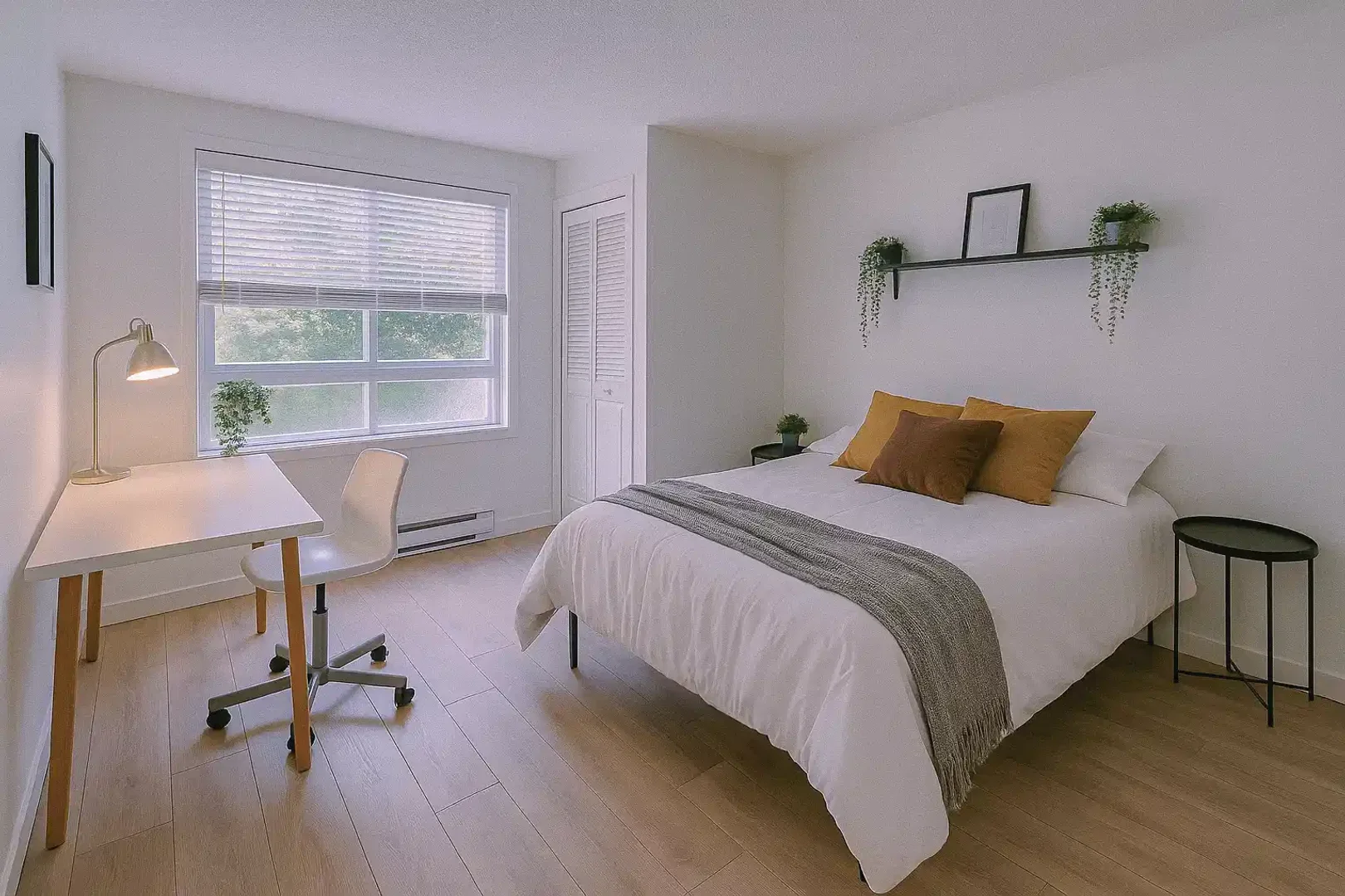 Cozy room for students available in 