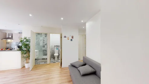 Privatzimmer in der 126. Rue Des Remparts, bild 11 von 18