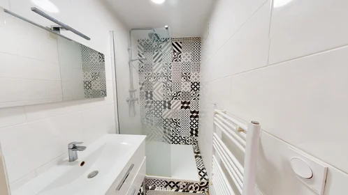 Privatzimmer in der 126. Rue Des Remparts, bild 13 von 18