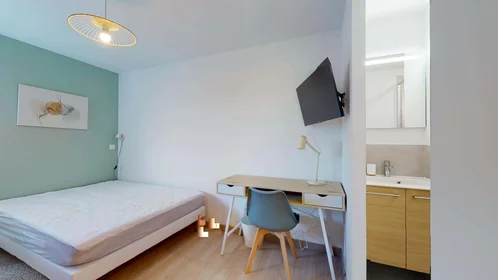 Özel oda konumu 33 Rue des Avant Monts, 34080 Montpellier, France, 2 15 görüntüsü