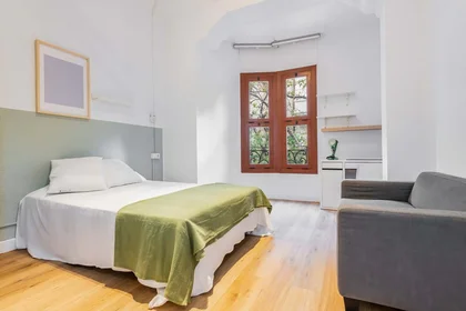 Chambre privée à Gran Via del Marqués del Túria, 46, 1º, L'Eixample, 46005 València, Valencia, Spain, image 2 de 30
