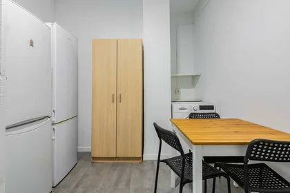 Chambre privée à Gran Via del Marqués del Túria, 46, 1º, L'Eixample, 46005 València, Valencia, Spain, image 24 de 30