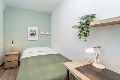 Chambre privée à C. Portillo del Prado, 17, 1ºf, 47011 Valladolid, Spain, image 19 de 36