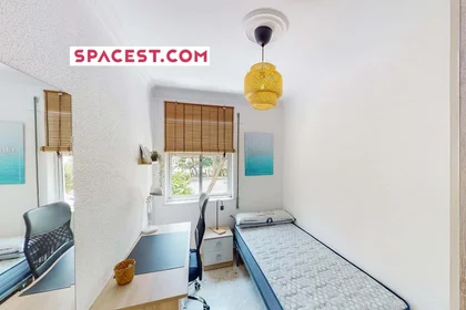 Quarto privado em Pl. los Pinos, 8, 11405 Jerez de la Frontera, Cádiz, Spain, imagem 1 de 10