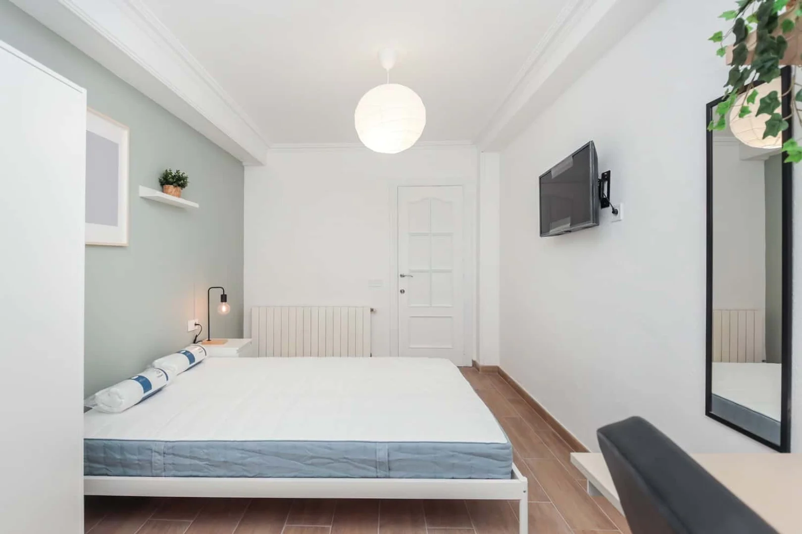 Chambre d'étudiant confortable et spacieuse dans