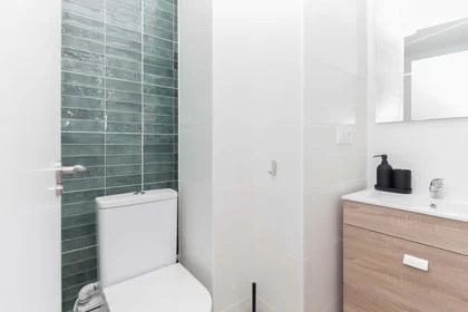 Quarto privado em Carrer de la Font Roja, 8, 7º a, Patraix, 46007 València, Valencia, Spain, imagem 17 de 38