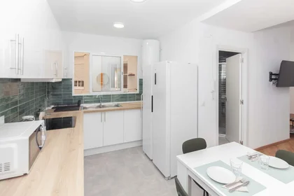Quarto privado em Carrer de la Font Roja, 8, 7º a, Patraix, 46007 València, Valencia, Spain, imagem 32 de 38