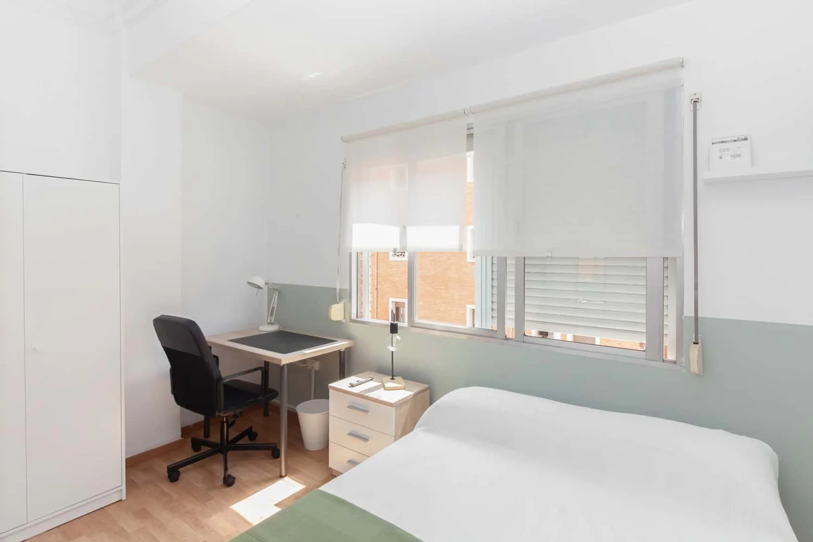 Quarto amigo do estudante em  com comodidades modernas