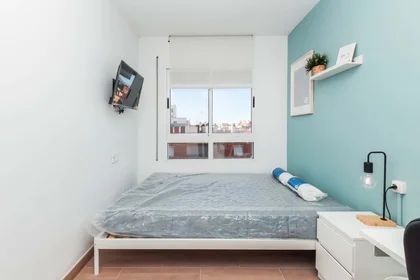 Chambre privée à Av. del Carrilet, 40, puerta 2, 43204 Reus, Tarragona, Spain, image 3 de 49