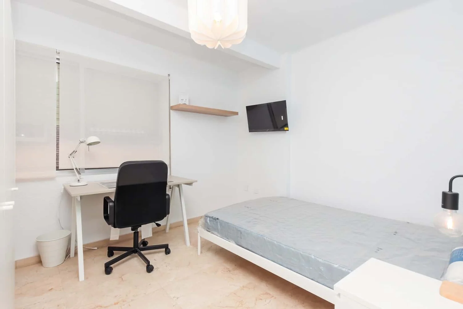 Habitación para estudiantes en  con modernas comodidades