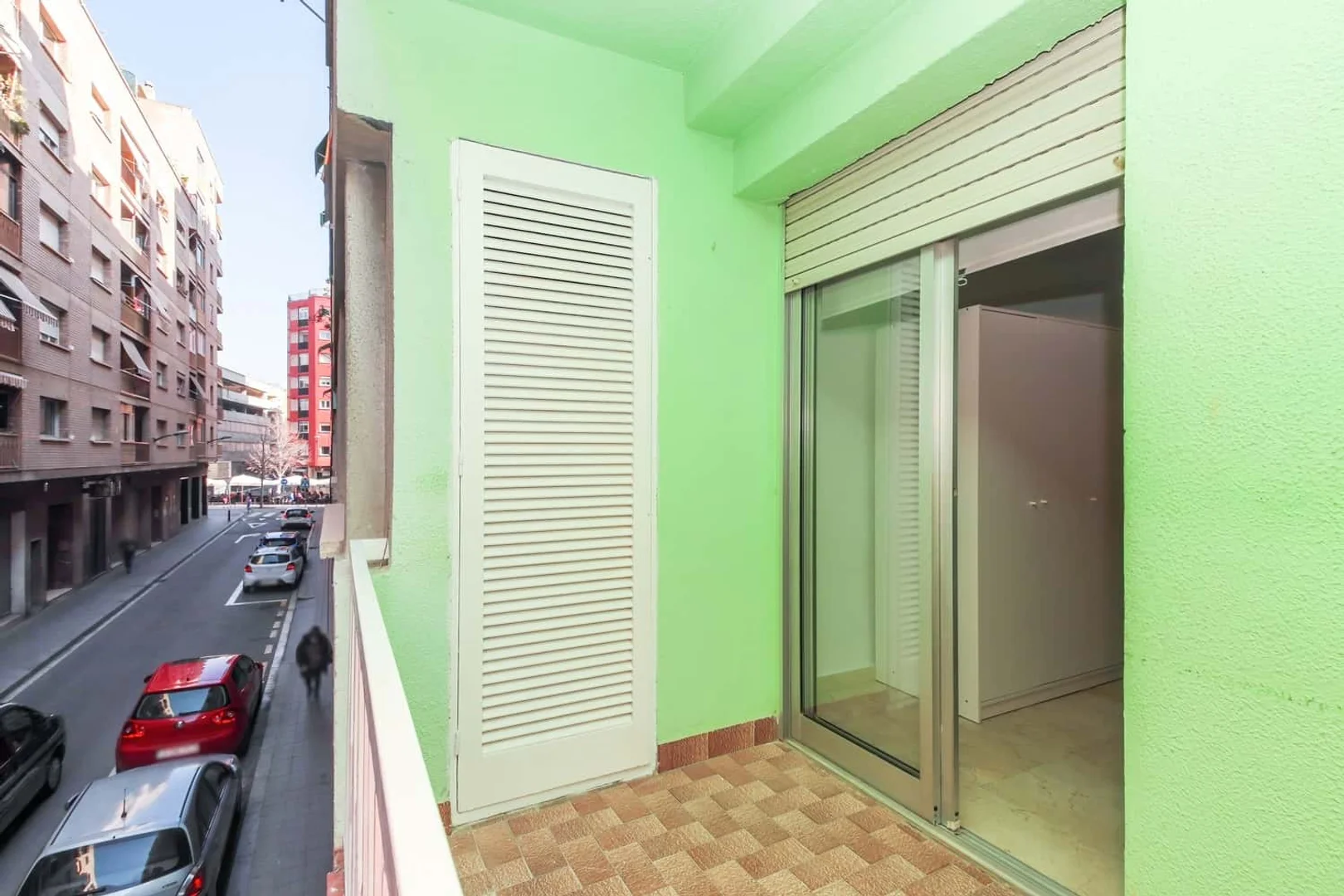Habitación para estudiantes en  con área de estudio y facilidades compartidas