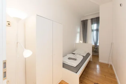 Private room at Biebricher Str., image 1 of 15