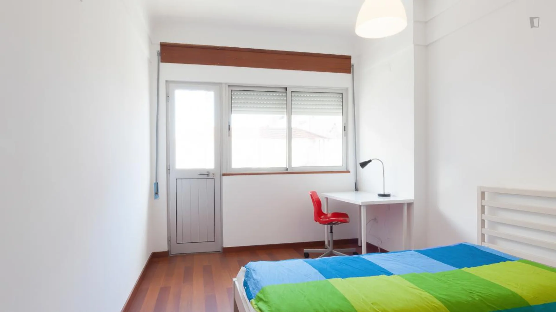Comfortable and spacious student room in 