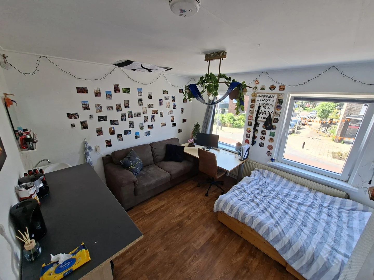 Chambre confortable pour étudiants disponible dans 