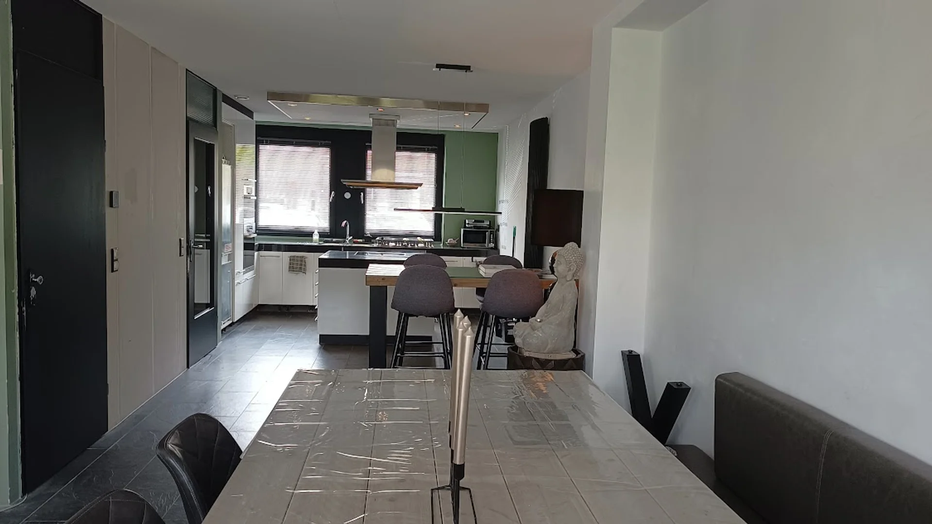 Affordable room for students with ample lighting in 