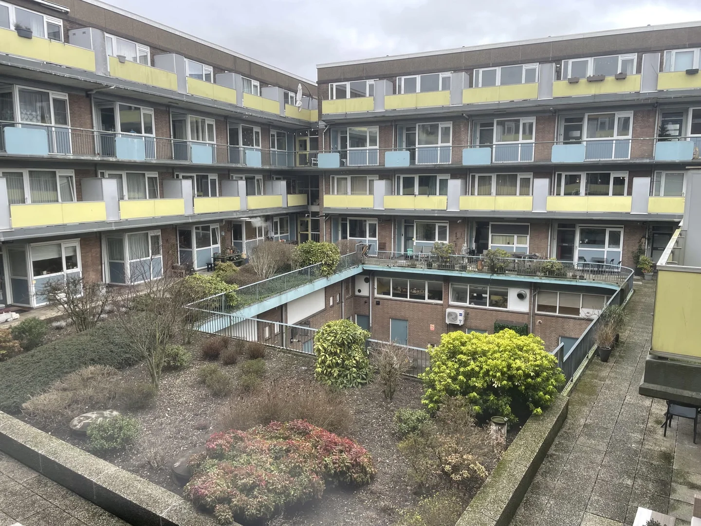 Student-friendly room in  with modern amenities
