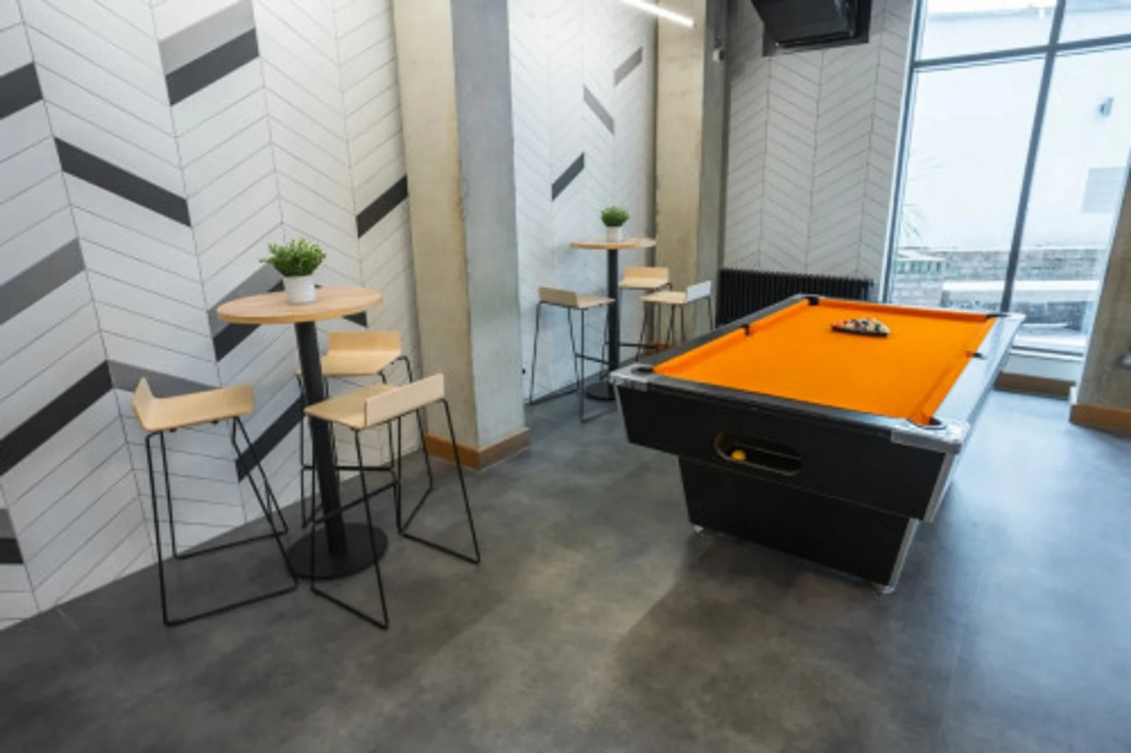 Room for rent in student apartment in , fully furnished