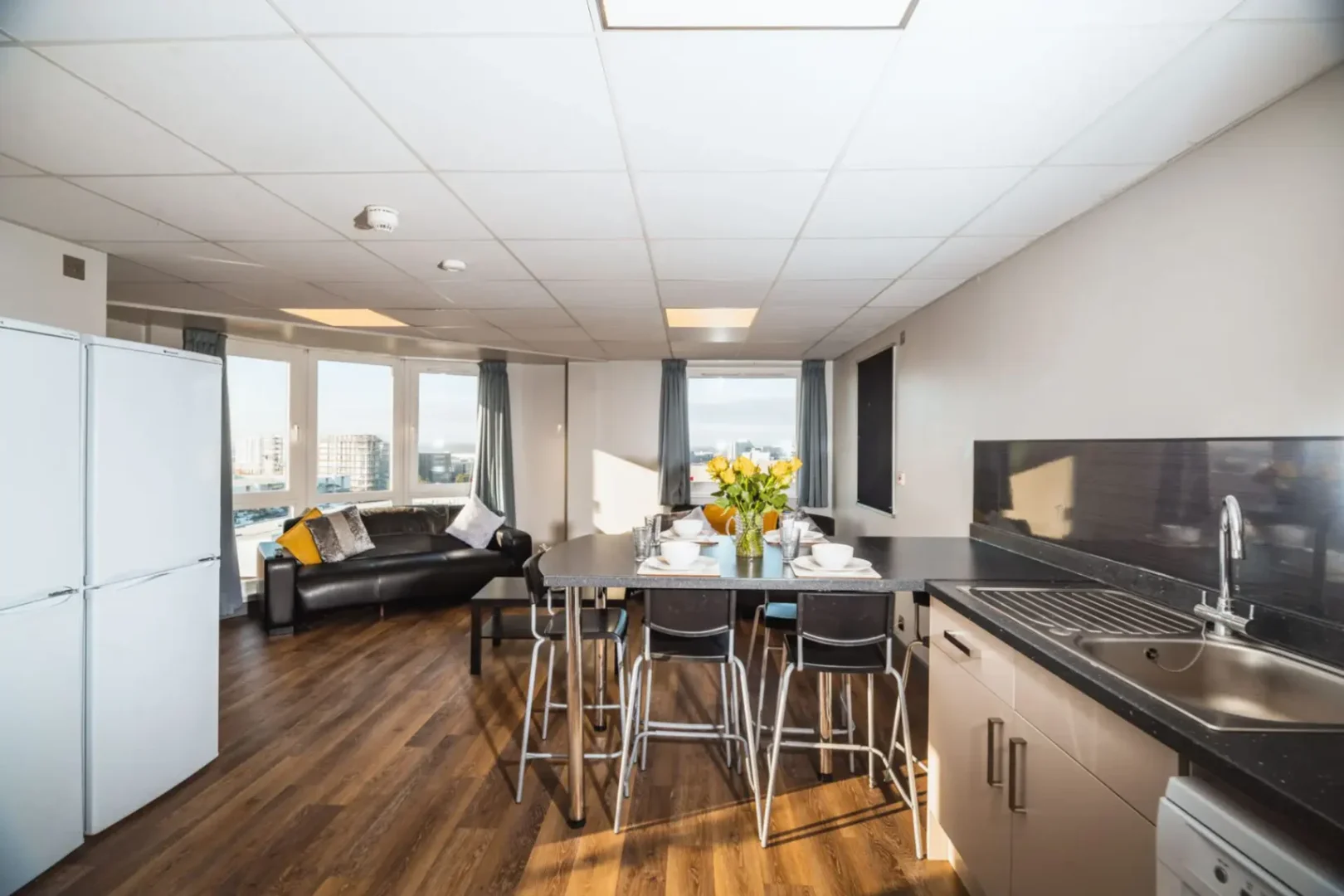 Room for rent in student apartment in , fully furnished