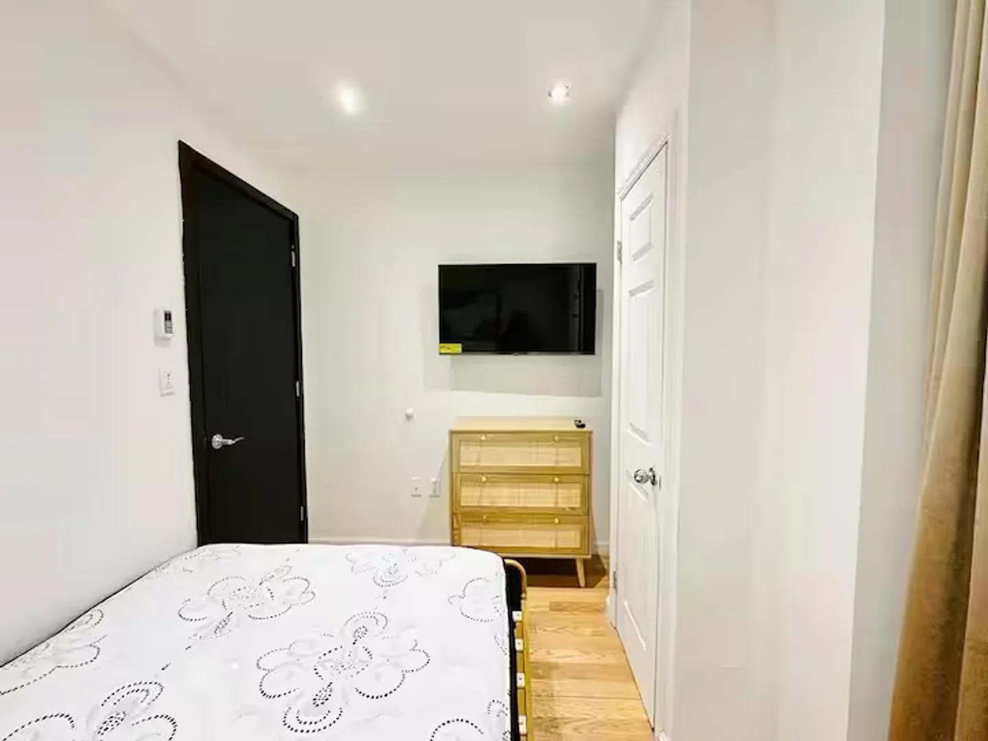 964 Amsterdam Avenue, 2D, Upper West Side, New York, NY, 10025