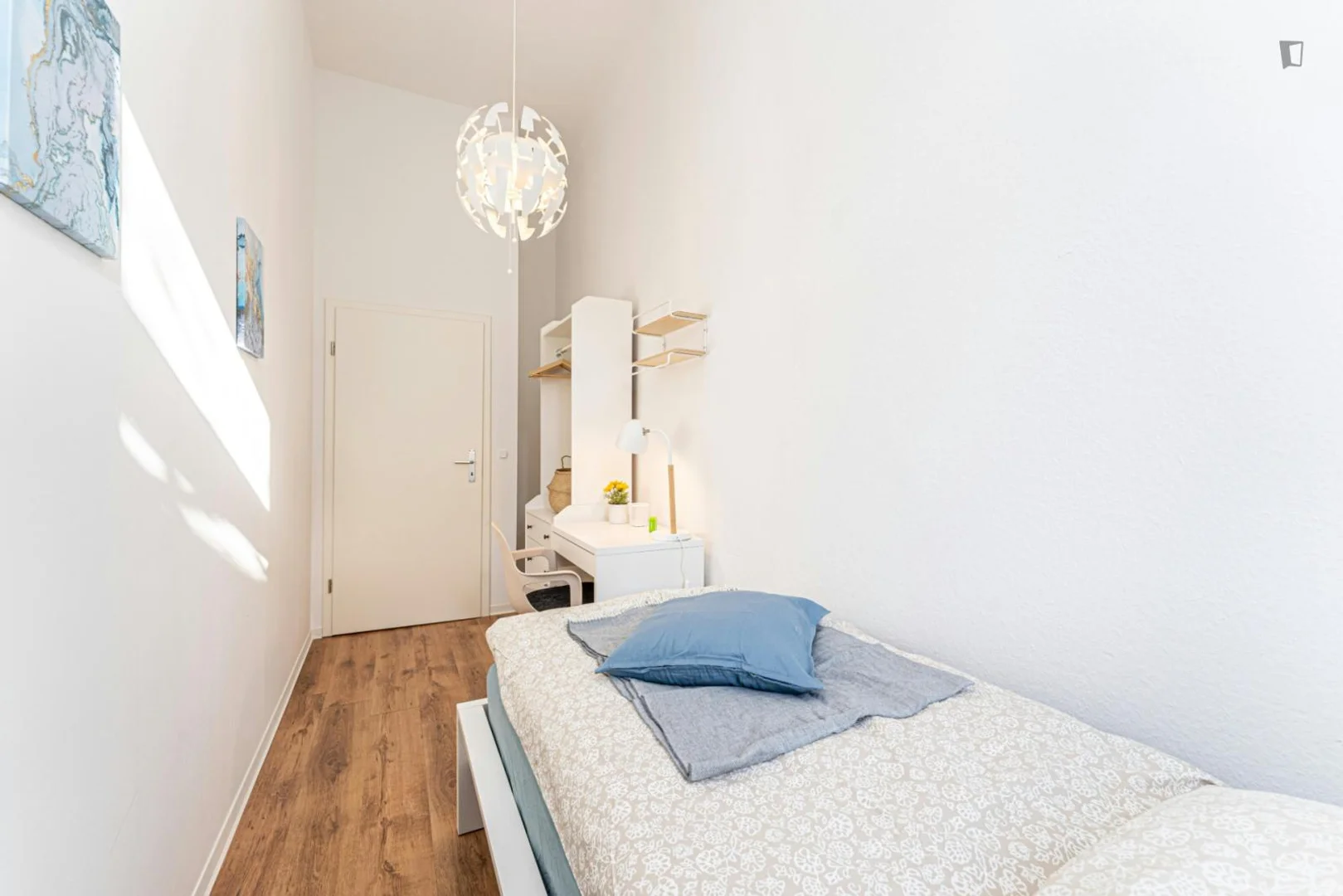 Budget-friendly student room close to campus in 