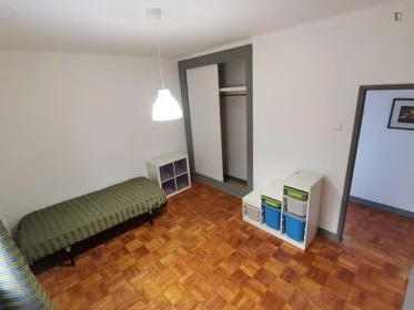 Quarto privado em Rua Marquês D'Ávila e Bolama, imagem 1 de 8