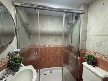 Private room at Avenida de las Provincias, image 17 of 20