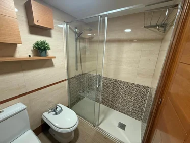 Private room at Avenida de las Provincias, image 18 of 20