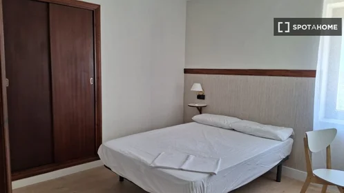 Private room at Carrer del Cardenal Rossell, image 3 of 19