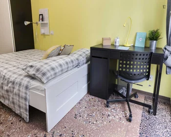 Özel oda konumu Viale Giovanni Vicini, 1 30 görüntüsü