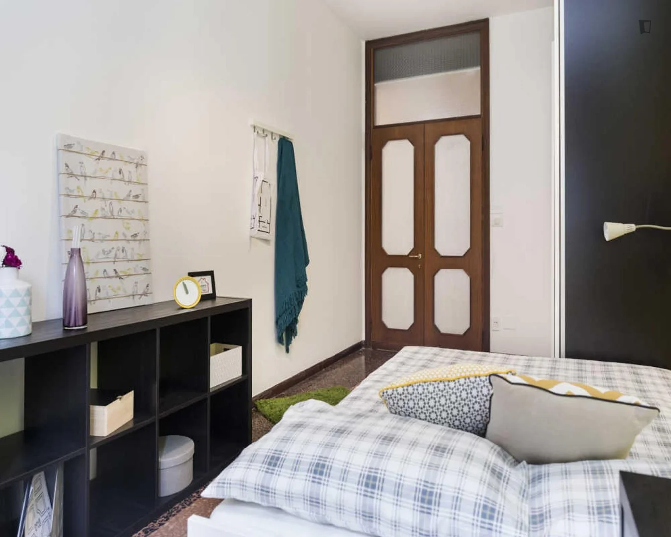 'de modern olanaklara sahip öğrenci dostu oda