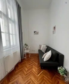 Quarto privado em Hársfa utca, imagem 2 de 31