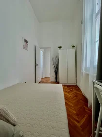 Quarto privado em Hársfa utca, imagem 10 de 31