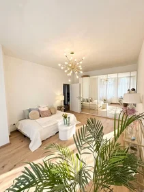 Apartamento moderno y luminoso en {area}