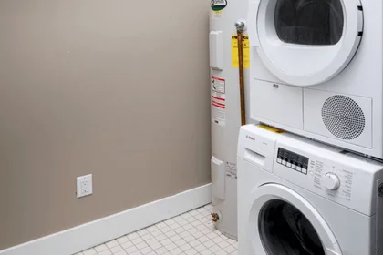 Quarto privado em Hart St, Bedford-Stuyvesant, imagem 8 de 10