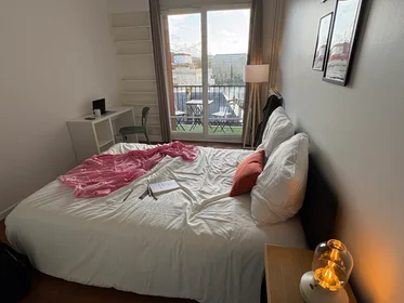 私人房间 在住宅内 在 5 bis Rue des Ajoux, 12的图像2