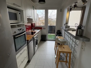 私人房间 在住宅内 在 5 bis Rue des Ajoux, 12的图像6