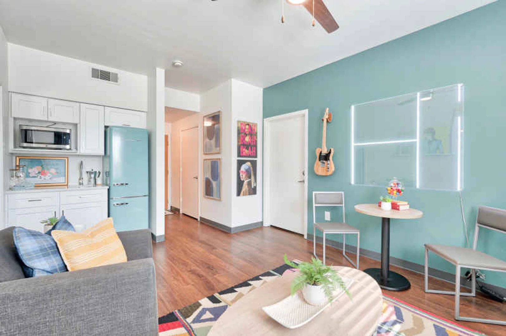 Modern and bright flat in Bryan