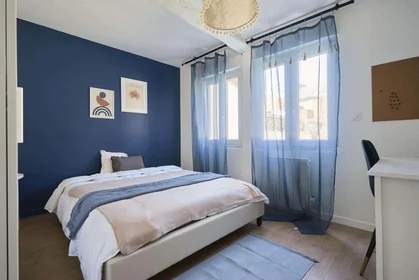 Quarto privado em 74 Rte de Paris, 80000 Amiens, France, imagem 1 de 10