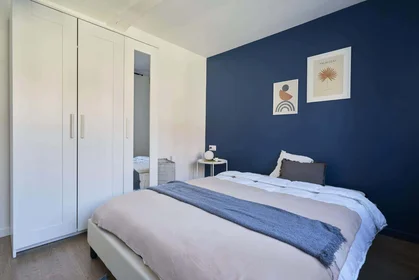 Chambre privée à 74 Rte de Paris, 80000 Amiens, France, image 2 de 21