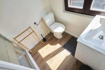 Chambre privée à 74 Rte de Paris, 80000 Amiens, France, image 4 de 24